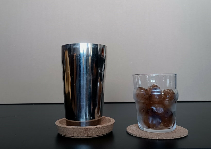 一杯冷冻冰立方